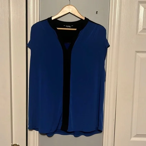 Plus size blouse - Picture 2 of 5
